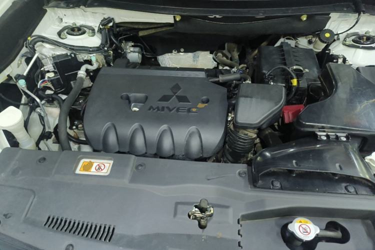 Used Mitsubishi Outlander 2020 2.4L 4x4 Zhi Xiang Edition 7-Seater Engine Bay