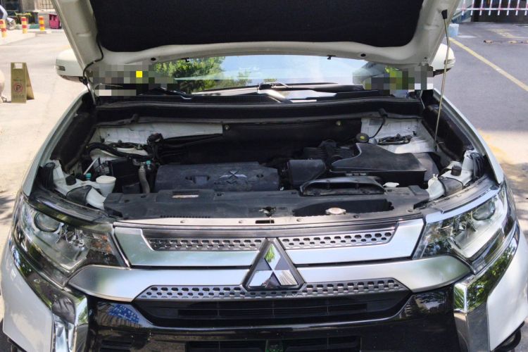 Used Mitsubishi Outlander 2020 2.0L Two-Wheel Drive Comfort Edition 7-Seater Engine Bay