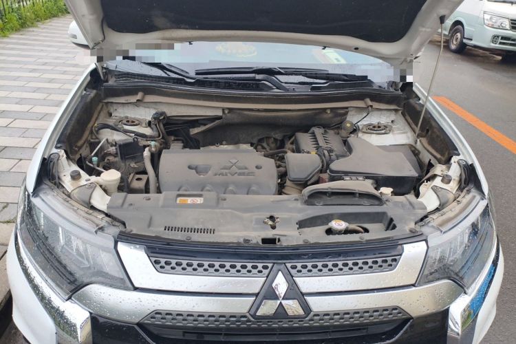 Used Mitsubishi Outlander 2020 2.4L 4x4 Zhi Xiang Edition 5 Seats Engine Bay