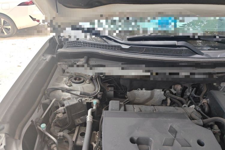 Used Mitsubishi Outlander 2020 2.0L Two-Wheel Drive Enjoyment Version 5 Seats Engine Bay Right