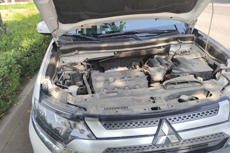 Used Mitsubishi Outlander 2020 2.4L 4x4 Zhi Xiang Edition 5 Seats Engine Bay Right