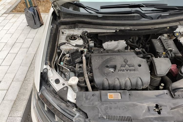 Used Mitsubishi Outlander 2020 2.4L 4x4 Zhi Xiang Edition 5 Seats Engine Bay Right