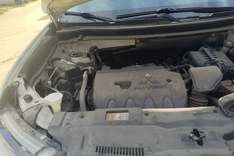 Used Mitsubishi Outlander 2020 2.0L Two-Wheel Drive Comfort Edition 5 Seats Engine Bay Right