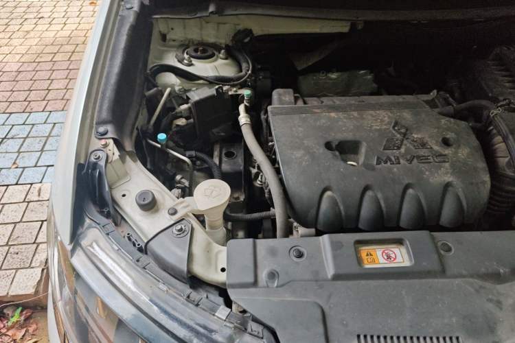Used Mitsubishi Outlander 2020 2.4L 4x4 Zhi Xiang Edition 7-Seater Engine Bay Right