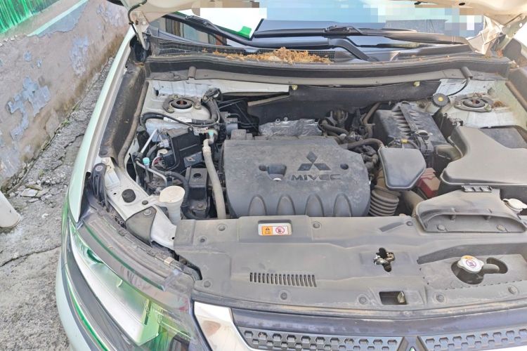 Used Mitsubishi Outlander 2020 2.0L Two-Wheel Drive Comfort Edition 7-Seater Engine Bay Right