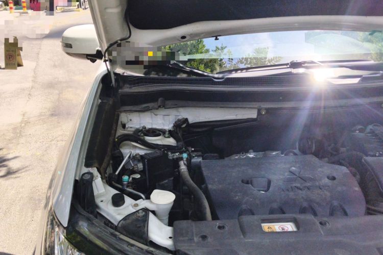 Used Mitsubishi Outlander 2020 2.0L Two-Wheel Drive Comfort Edition 7-Seater Engine Bay Right
