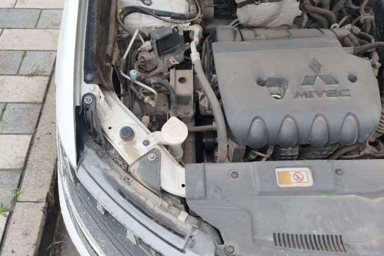 Used Mitsubishi Outlander 2020 2.4L 4x4 Zhi Xiang Edition 5 Seats Engine Bay Right