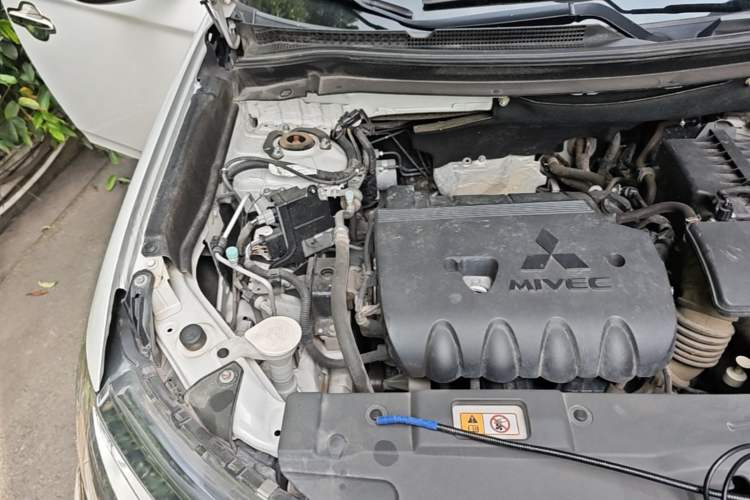 Used Mitsubishi Outlander 2020 2.0L Two-Wheel Drive Comfort Edition 7-Seater Engine Bay Right