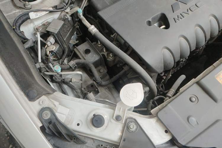 Used Mitsubishi Outlander 2020 2.4L 4x4 Zhi Xiang Edition 7-Seater Engine Bay Right