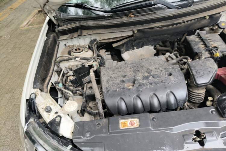 Used Mitsubishi Outlander 2020 2.4L 4x4 Zhi Xiang Edition 5 Seats Engine Bay Right