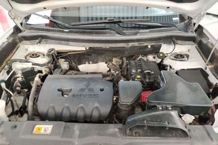 Used Mitsubishi Outlander 2020 2.4L 4x4 Zhi Xiang Edition 7-Seater Engine Bay