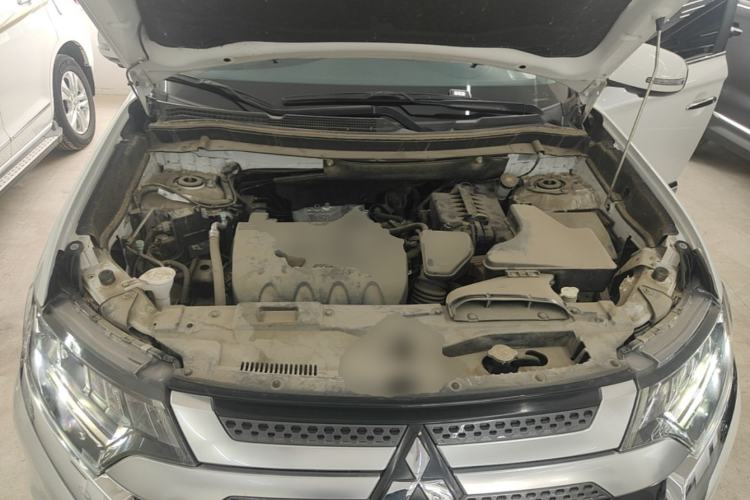 Used Mitsubishi Outlander 2020 2.4L 4x4 Zhi Xiang Edition 7-Seater Engine Bay