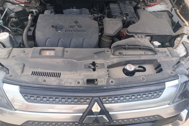Used Mitsubishi Outlander 2020 2.4L 4x4 Zhi Xiang Edition 5 Seats Engine Bay