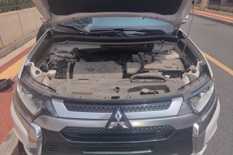Used Mitsubishi Outlander 2020 2.0L Two-Wheel Drive Enjoyment Version 5 Seats Engine Bay