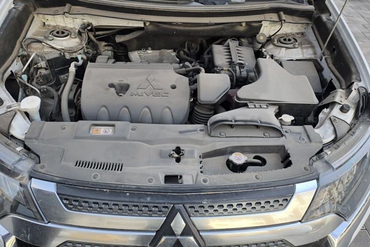 Used Mitsubishi Outlander 2020 2.4L 4x4 Zhi Xiang Edition 5 Seats Engine Bay
