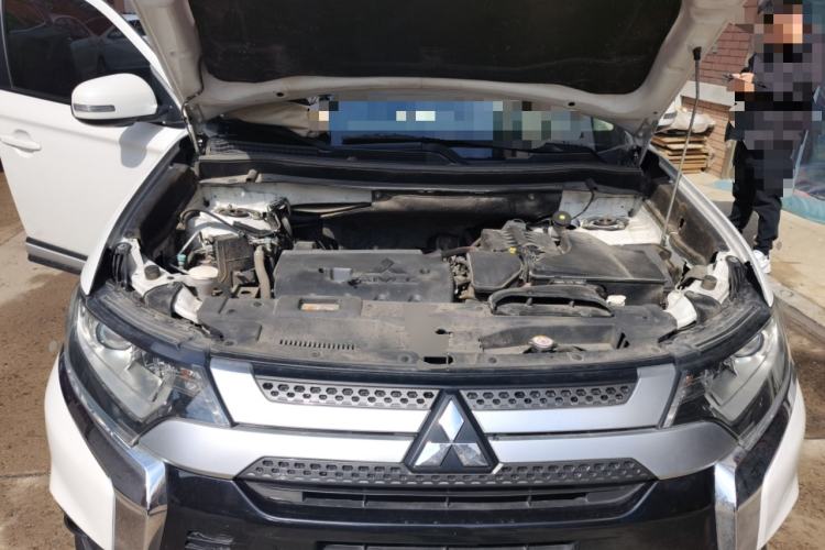 Used Mitsubishi Outlander 2020 2.0L Two-Wheel Drive Enjoyment Version 5 Seats Engine Bay