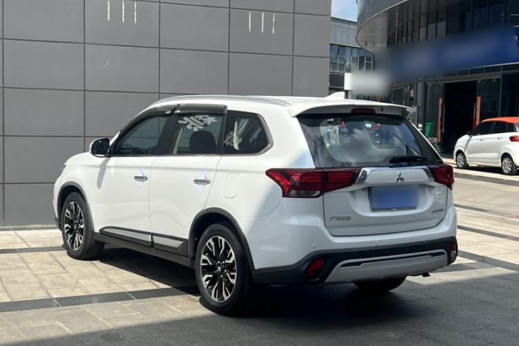 Used Mitsubishi Outlander 2020 2.4L 4x4 Zhi Xiang Edition 5 Seats Exterior 1