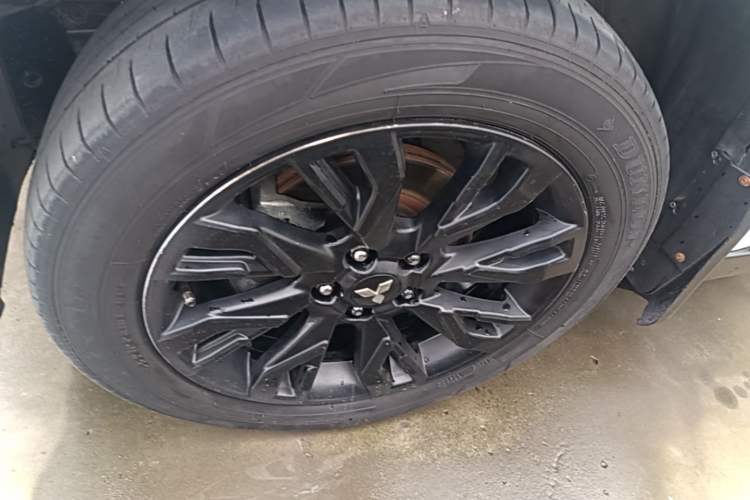 Used Mitsubishi Outlander 2020 2.4L 4x4 Zhi Xiang Edition 7-Seater Exterior 1