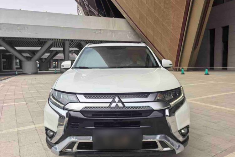 Used Mitsubishi Outlander 2020 2.4L 4x4 Zhi Xiang Edition 5 Seats Exterior 1