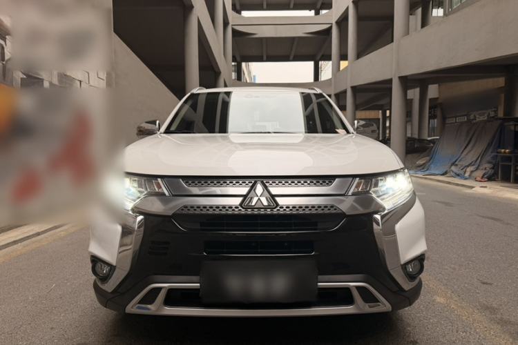 Used Mitsubishi Outlander 2020 2.4L 4x4 Zhi Xiang Edition 5 Seats Exterior 1