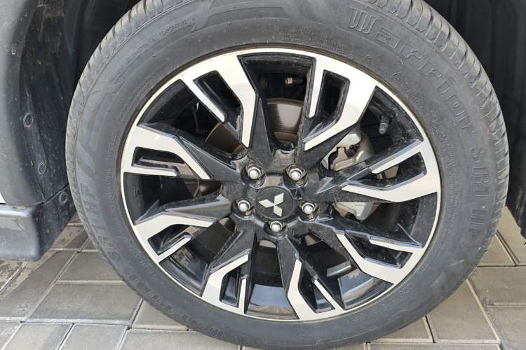 Used Mitsubishi Outlander 2020 2.4L 4x4 Zhi Xiang Edition 5 Seats Exterior 1