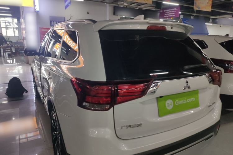 Used Mitsubishi Outlander 2020 2.0L Two-Wheel Drive Enjoyment Version 5 Seats Exterior 2