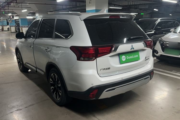 Used Mitsubishi Outlander 2020 2.4L 4x4 Zhi Xiang Edition 7-Seater Exterior 2