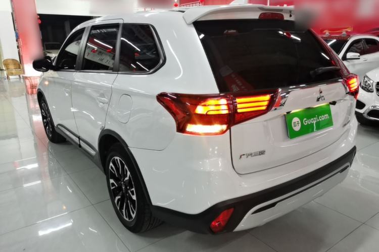 Used Mitsubishi Outlander 2020 2.0L Two-Wheel Drive Comfort Edition 5 Seats Exterior 2