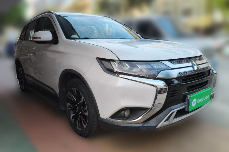 Used Mitsubishi Outlander 2020 2.4L 4x4 Zhi Xiang Edition 7-Seater Exterior 2