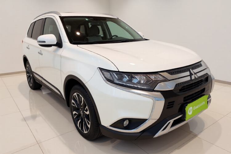 Used Mitsubishi Outlander 2020 2.4L 4x4 Zhi Xiang Edition 5 Seats Exterior 2