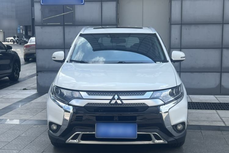 Used Mitsubishi Outlander 2020 2.4L 4x4 Zhi Xiang Edition 5 Seats Exterior 3