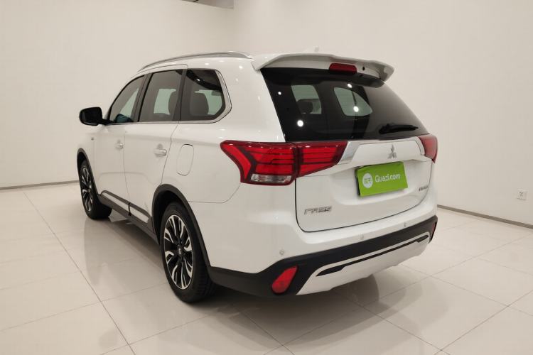 Used Mitsubishi Outlander 2020 2.4L 4x4 Zhi Xiang Edition 5 Seats Exterior 3