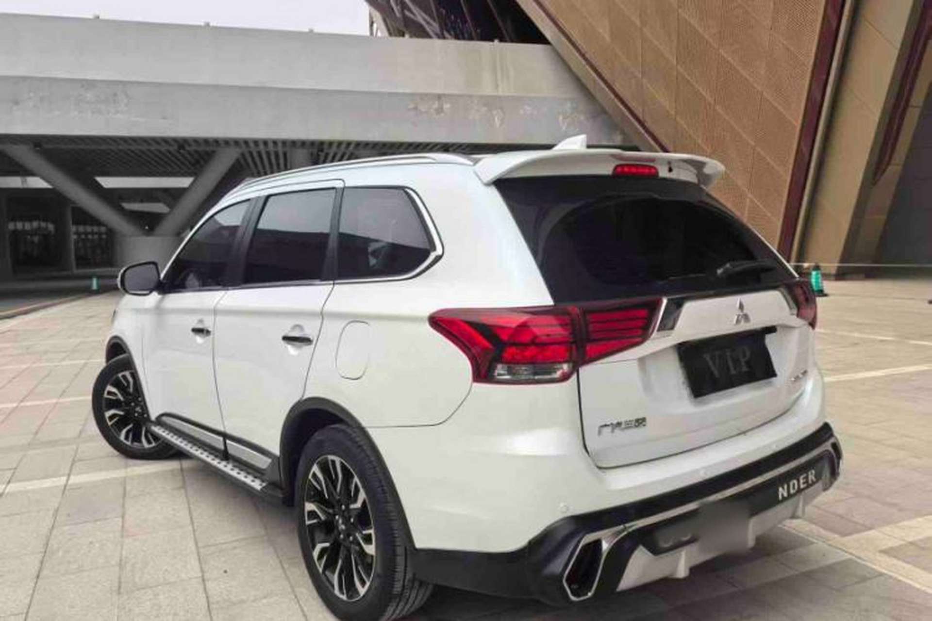 Used Mitsubishi Outlander 2020 2.4L 4x4 Zhi Xiang Edition 5 Seats Exterior 3