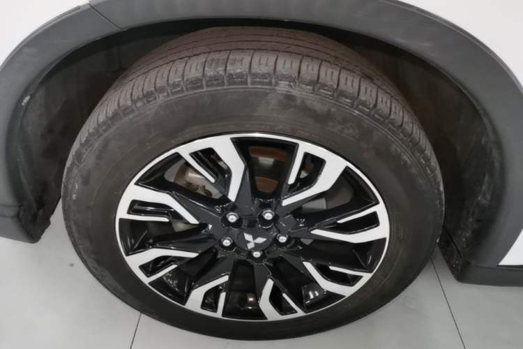 Used Mitsubishi Outlander 2020 2.0L Two-Wheel Drive Comfort Edition 5 Seats Exterior 4