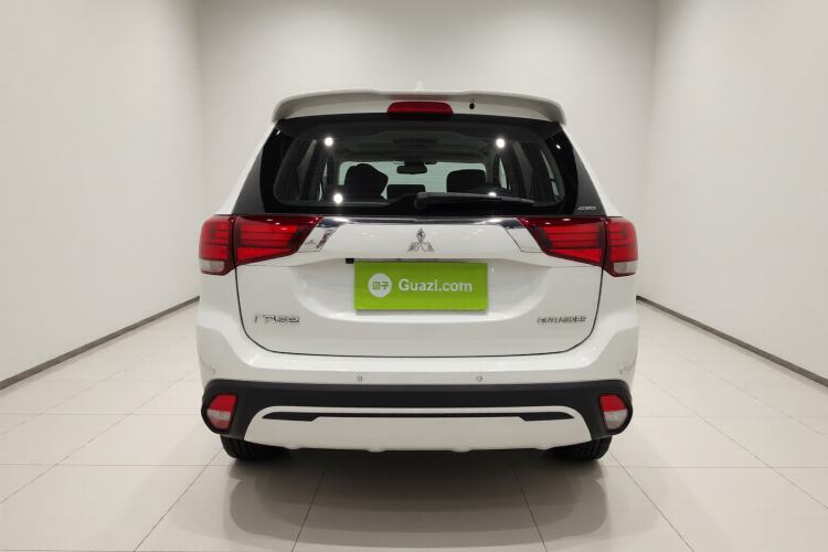Used Mitsubishi Outlander 2020 2.4L 4x4 Zhi Xiang Edition 5 Seats Exterior 4