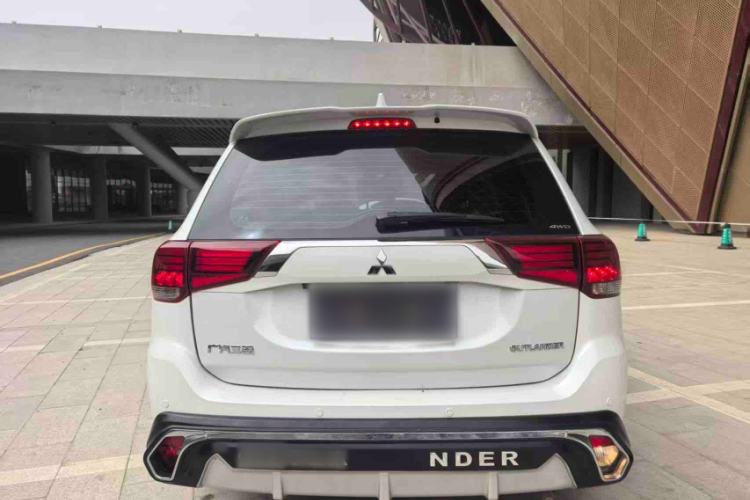 Used Mitsubishi Outlander 2020 2.4L 4x4 Zhi Xiang Edition 5 Seats Exterior 4