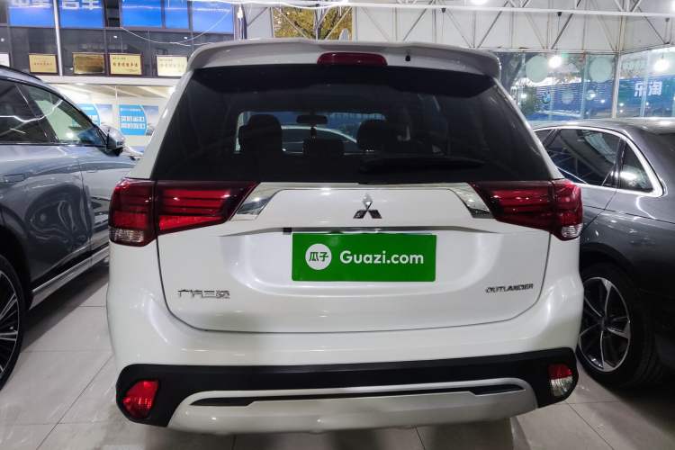 Used Mitsubishi Outlander 2020 2.0L Two-Wheel Drive Enjoyment Version 5 Seats Exterior 4