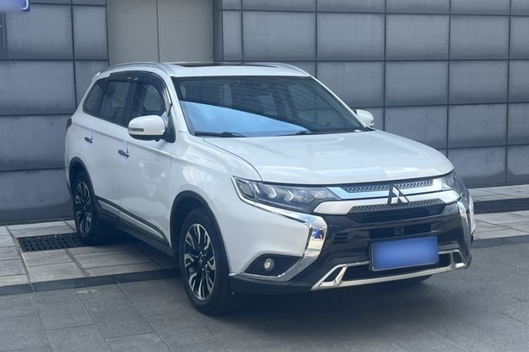 Used Mitsubishi Outlander 2020 2.4L 4x4 Zhi Xiang Edition 5 Seats Exterior 5