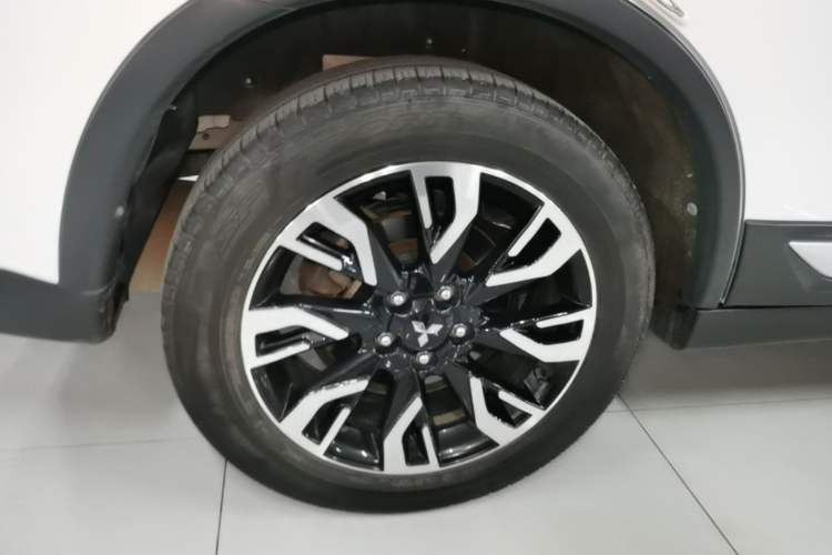 Used Mitsubishi Outlander 2020 2.0L Two-Wheel Drive Comfort Edition 5 Seats Exterior 5