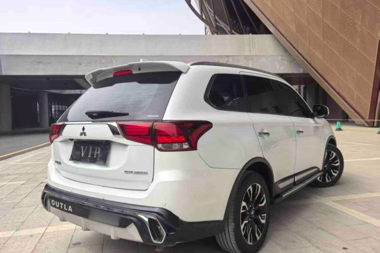Used Mitsubishi Outlander 2020 2.4L 4x4 Zhi Xiang Edition 5 Seats Exterior 5