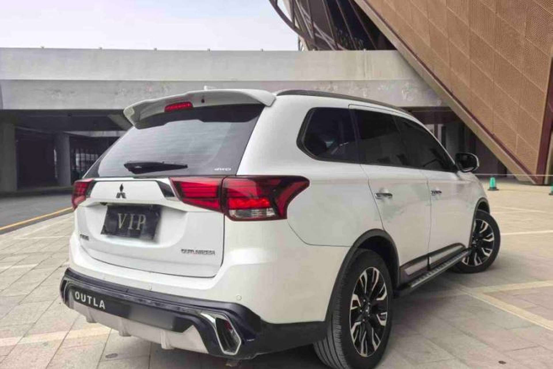 Used Mitsubishi Outlander 2020 2.4L 4x4 Zhi Xiang Edition 5 Seats Exterior 5