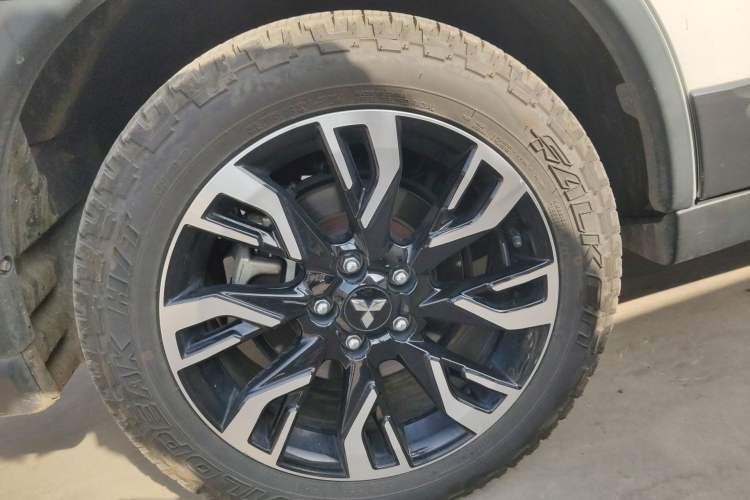 Used Mitsubishi Outlander 2020 2.0L Two-Wheel Drive Enjoyment Version 5 Seats Exterior 5