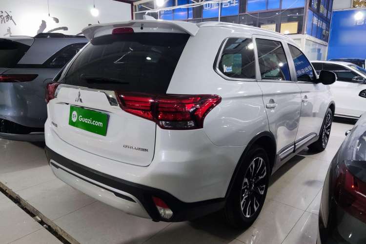 Used Mitsubishi Outlander 2020 2.0L Two-Wheel Drive Enjoyment Version 5 Seats Exterior 5