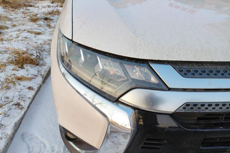 Used Mitsubishi Outlander 2020 2.4L 4x4 Zhi Xiang Edition 5 Seats Exterior 6