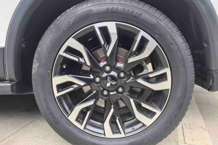 Used Mitsubishi Outlander 2020 2.4L 4x4 Zhi Xiang Edition 5 Seats Exterior 6