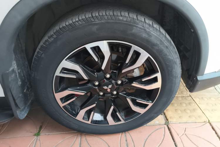 Used Mitsubishi Outlander 2020 2.4L 4x4 Zhi Xiang Edition 7-Seater Exterior 7