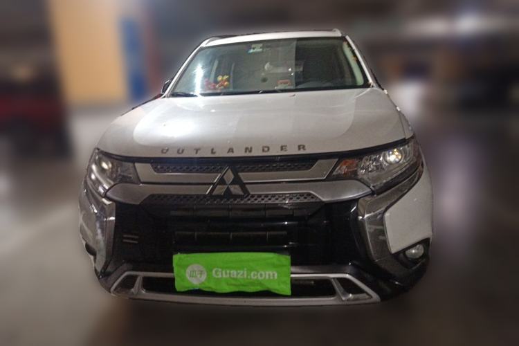 Used Mitsubishi Outlander 2020 2.0L Two-Wheel Drive Comfort Edition 7-Seater Front