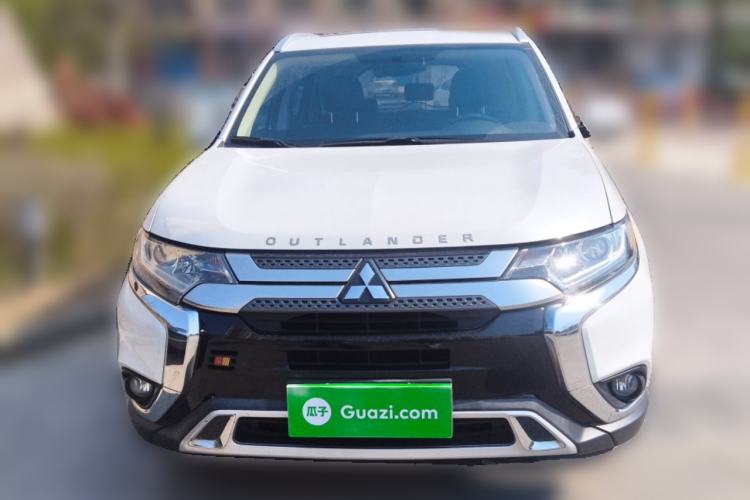 Used Mitsubishi Outlander 2020 2.0L Two-Wheel Drive Enjoyment Version 5 Seats Front