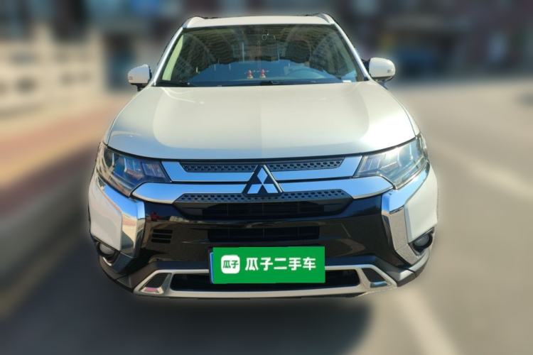 Used Mitsubishi Outlander 2020 2.4L 4x4 Zhi Xiang Edition 7-Seater Front