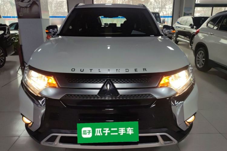 Used Mitsubishi Outlander 2020 2.0L Two-Wheel Drive Enjoyment Version 5 Seats Front